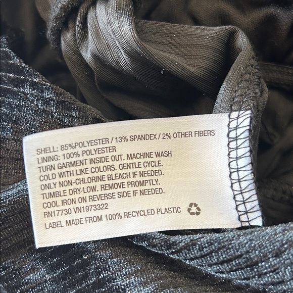 NWT Wild Fable Black Velvet Long Sleeve Romper | Velvet Romper | Velvet - Picture 8 of 8